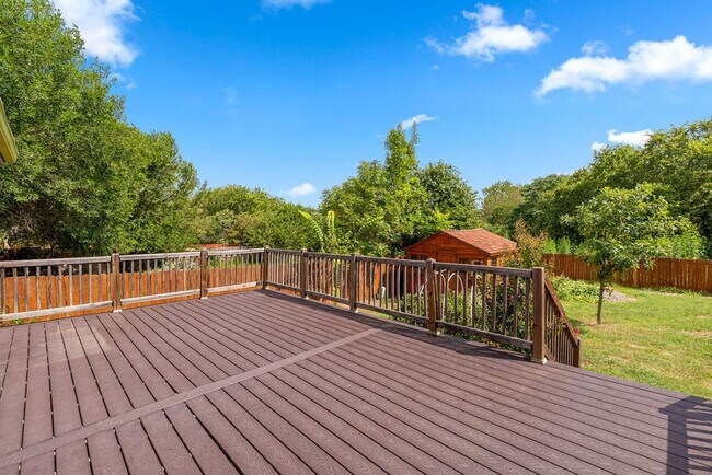 Building Photo - Beautiful 3 bedroom, 2 bathroom home in Southeast Austin!!!