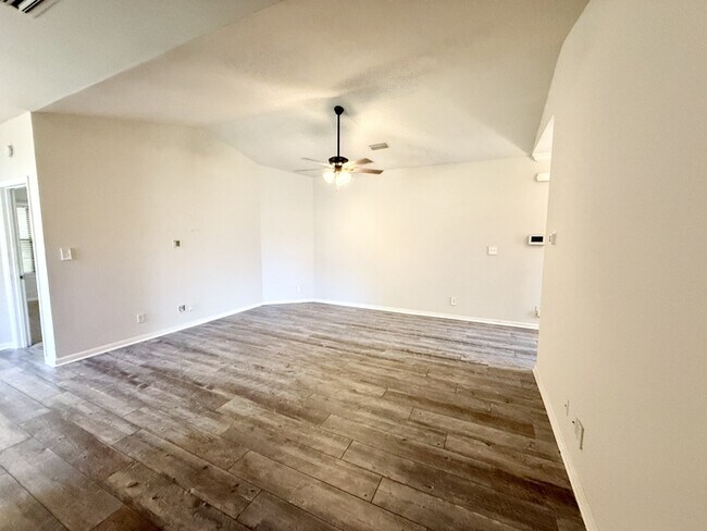 Building Photo - 3821 Branford Ct