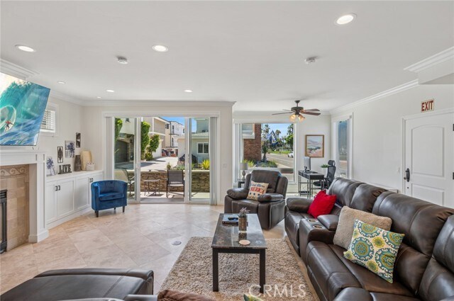 Building Photo - 6111 Seashore Dr