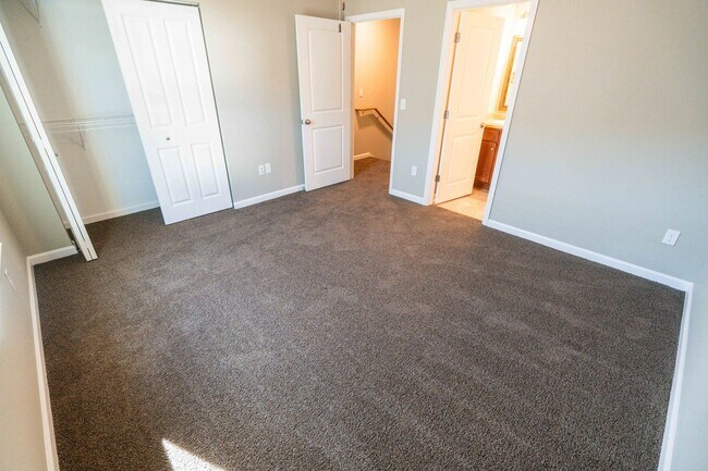 Building Photo - 3/3 Condo in Mission Overlook-MOVE IN SPEC...
