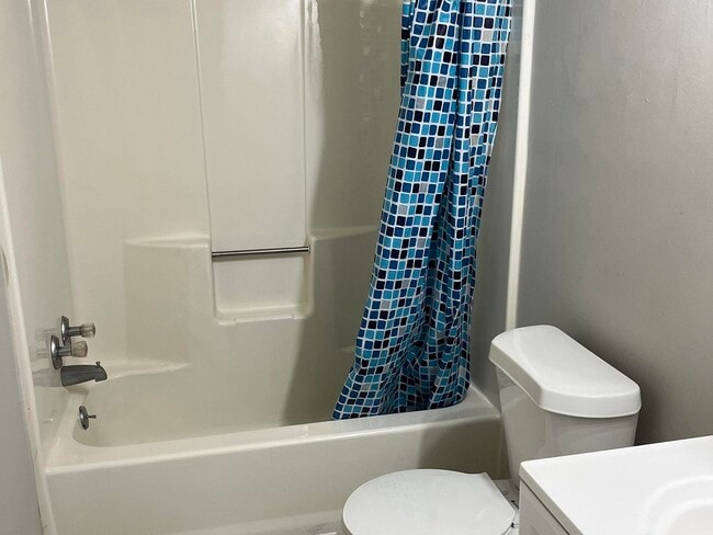 Building Photo - 4486 Club Trce