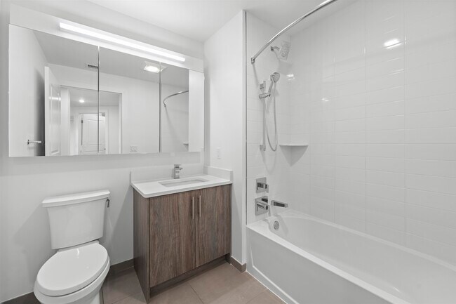 Building Photo - 957 Broadway