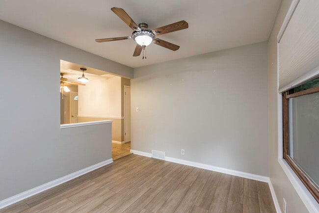 Building Photo - 8929 42 Ct