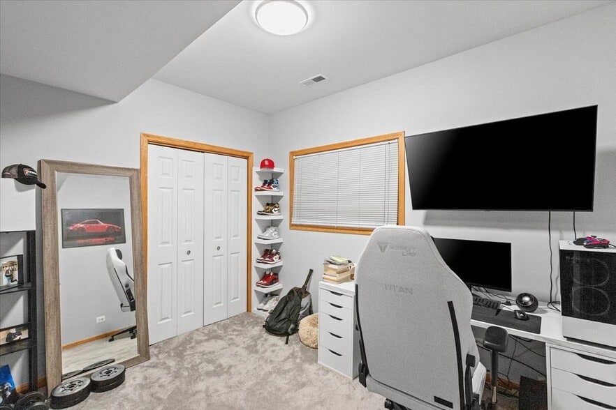 Building Photo - 2033 W Huron St