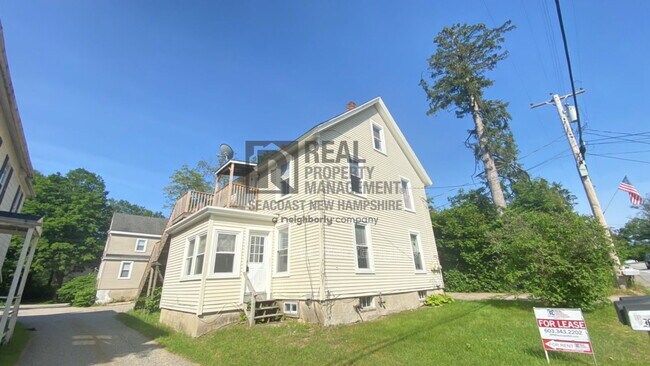 Building Photo - 27 Rochester St