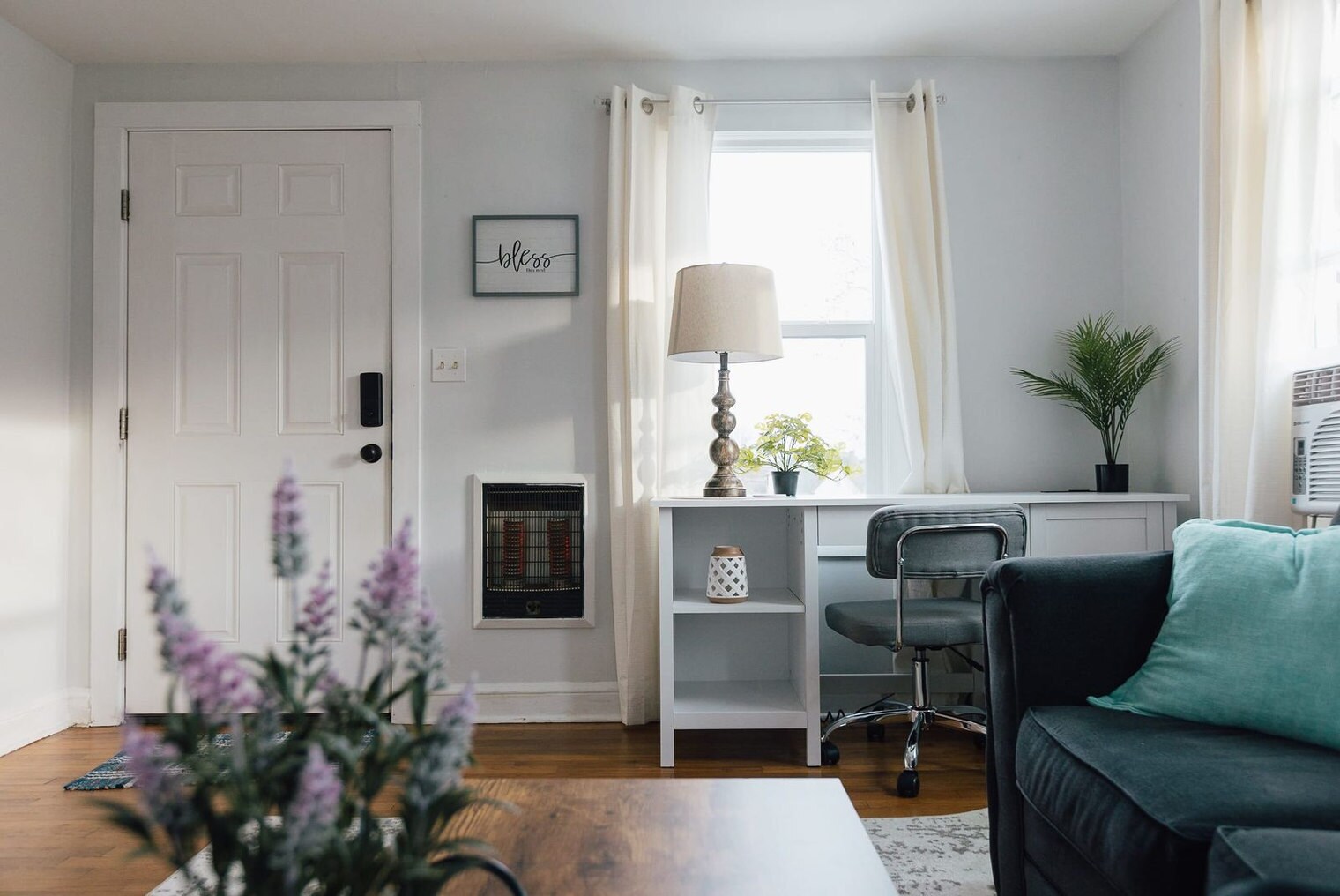 Building Photo - 905 Hill St