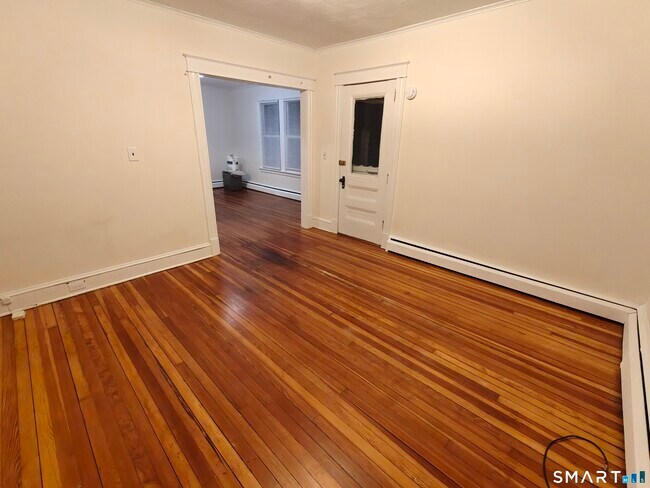 Building Photo - 387 Plainville Ave