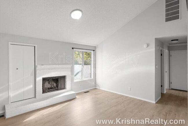 Building Photo - 9957 SW Scott Ct