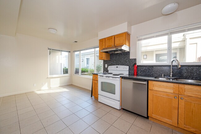 Building Photo - 1034 Shoal Dr