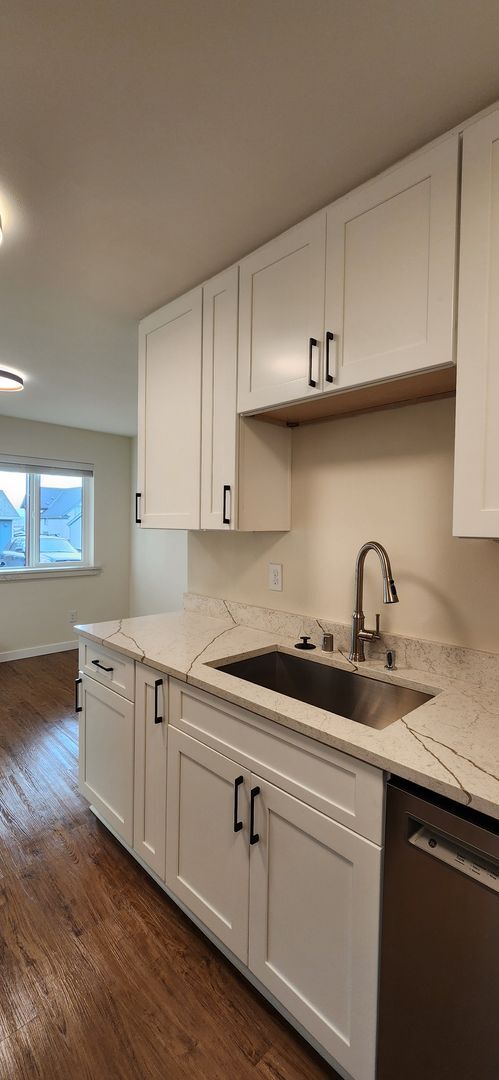 Building Photo - 3213150