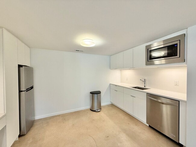 Building Photo - **OFFERING REFUNDABLE APPLICATION FEES & $300 MOVE IN PROMOTION** Luxurious 4BD, 3BA Raleigh Home...