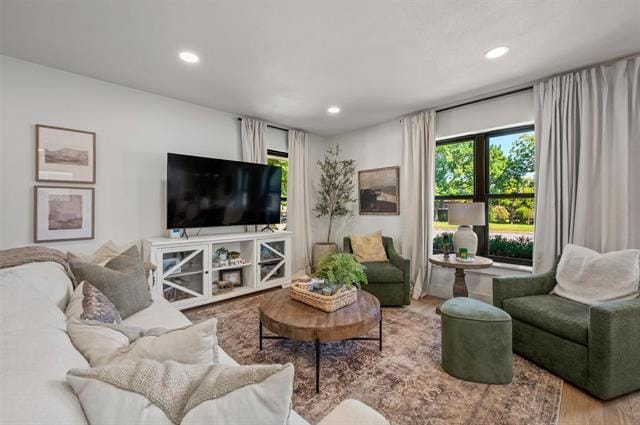 Building Photo - 6601 E Mockingbird Ln