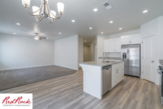 Building Photo - MOVE IN SPECIAL!!! $200 off first full mon...