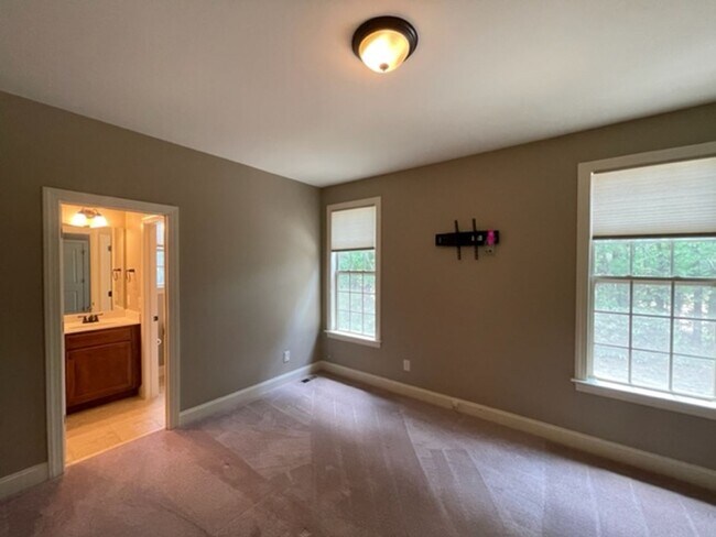 Building Photo - 3725 Nether Ridge Rd