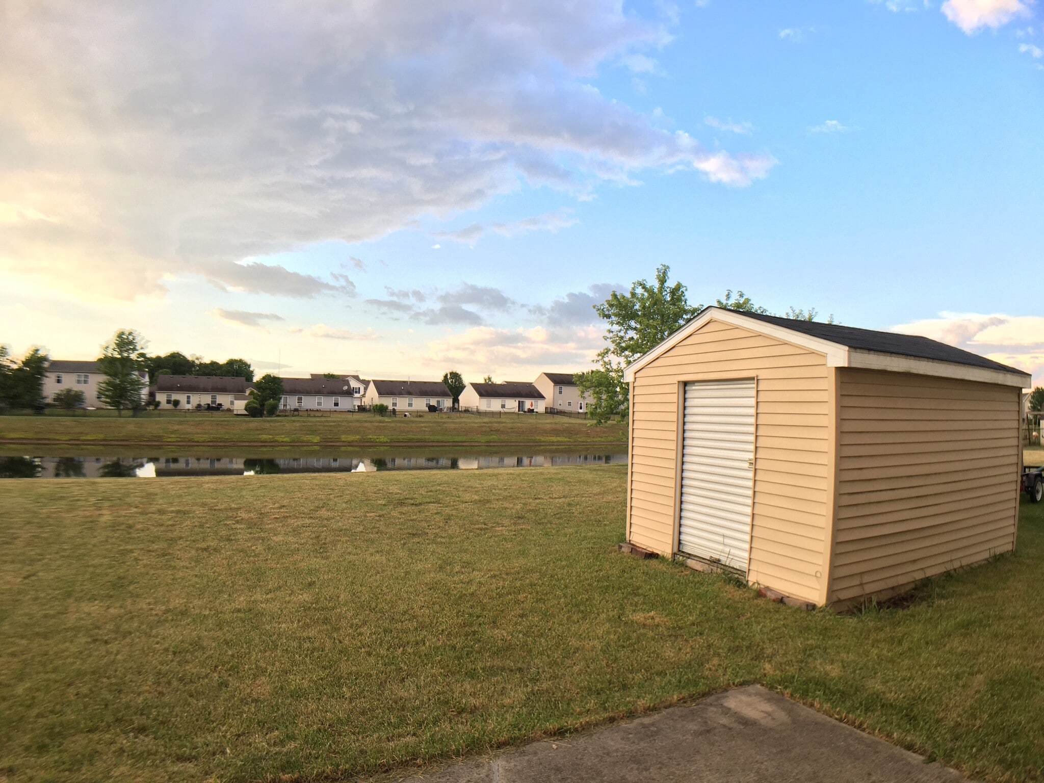 Building Photo - 2396 Meadow Bend Dr