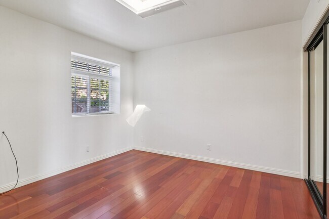 Building Photo - La Jolla Home with Ocean Views! Solar and AC