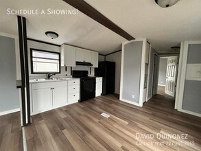 Building Photo - 4614 E Old Trail Rd