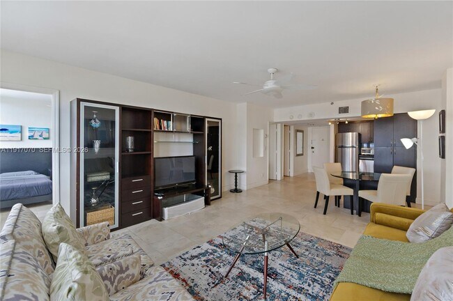 Building Photo - 100 Lincoln Rd