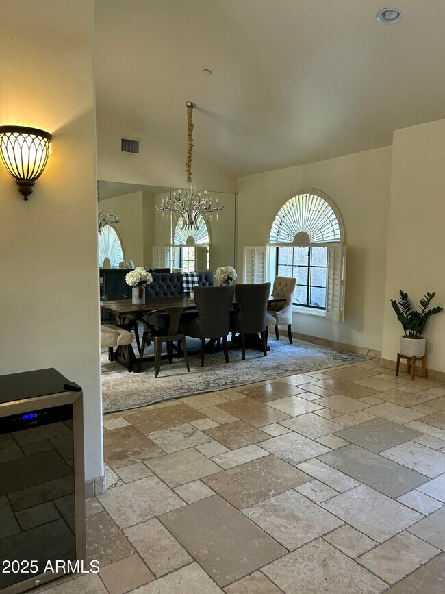 Building Photo - 8397 E Thoroughbred Trail