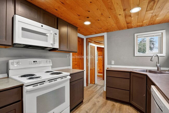 Building Photo - 10022 SE 172nd Ave