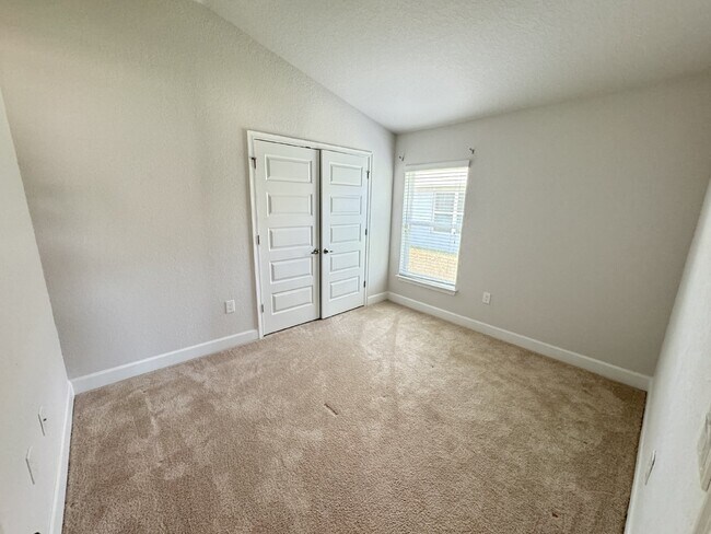 Building Photo - Coming Soon! Beautiful 4 Bedroom 2 Bathroom Single Family in Winter Haven Gated Community