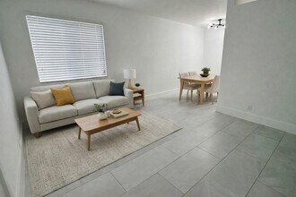 Building Photo - 1440 NE 50th Ct