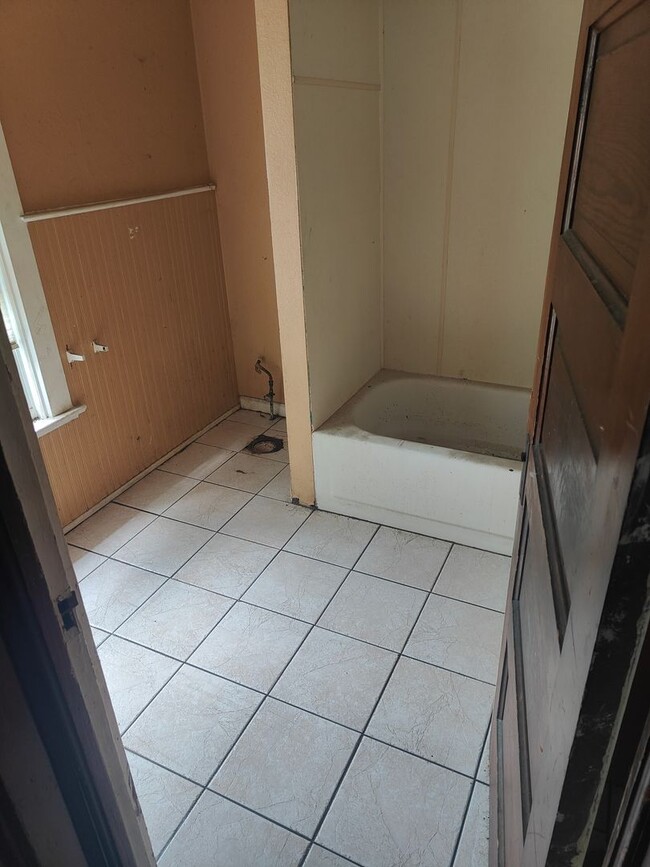 Building Photo - **NO BANK NEEDED- Seller will finance OWN YOUR DREAM HOME NOW