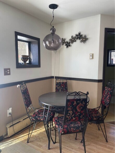 Building Photo - 16 Bonticou View Dr