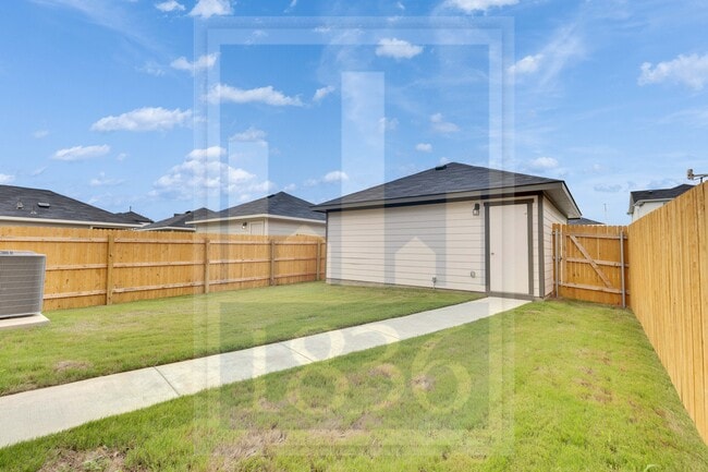 Building Photo - 304 Azua Path
