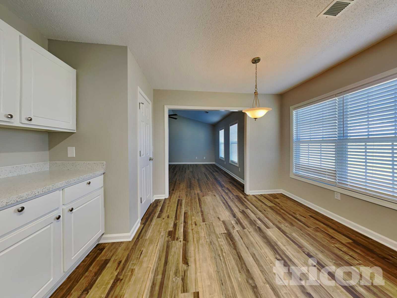 Building Photo - 455 Hunters Crossing Dr