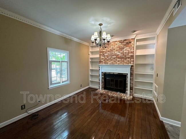 Building Photo - 204 Woodside Ave