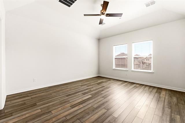 Building Photo - 3773 Wellesley Ave