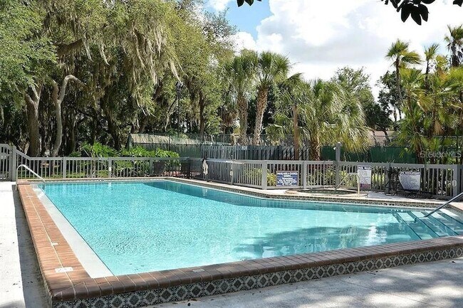 Building Photo - 4489 Oak View Dr
