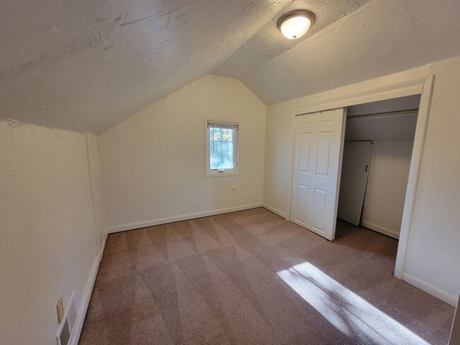 Building Photo - 1511 10th Ave