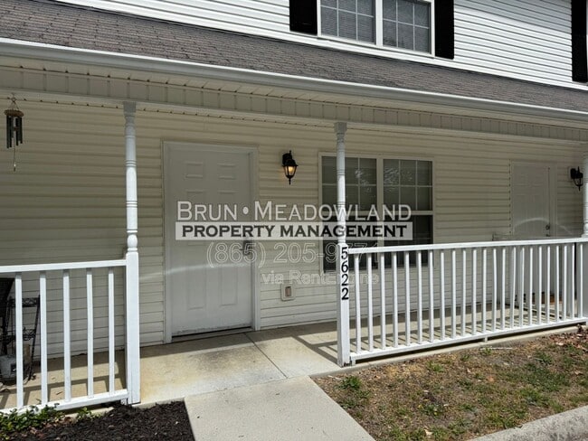 Building Photo - 5622 Boxwood Garden Way