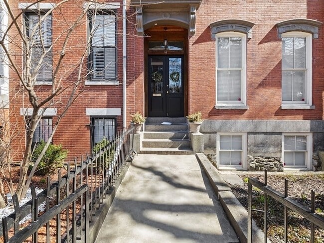 Building Photo - 67 Rutland St