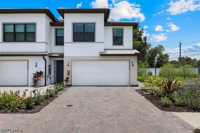 Building Photo - 27907 Radiant Ct