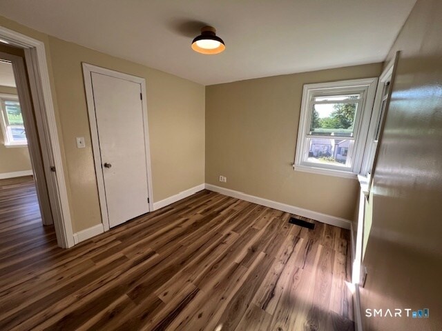 Building Photo - 121 Riverview Ave