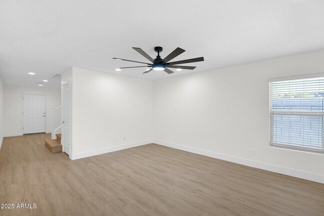 Building Photo - 40911 W Tamara Ln