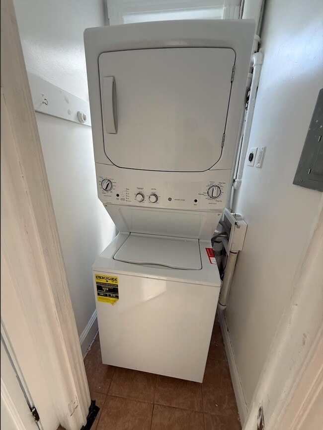 Building Photo - 1137 50th St