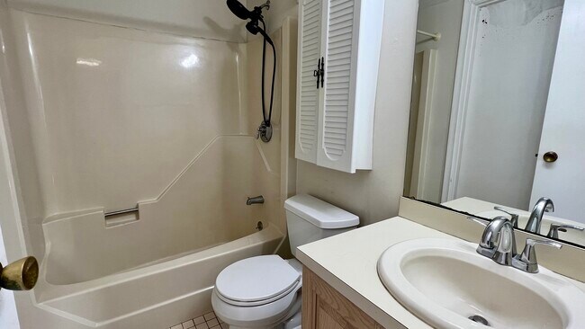 Building Photo - 114 Burkhall St