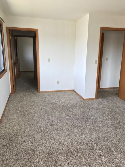 Interior Photo - Garay Lane