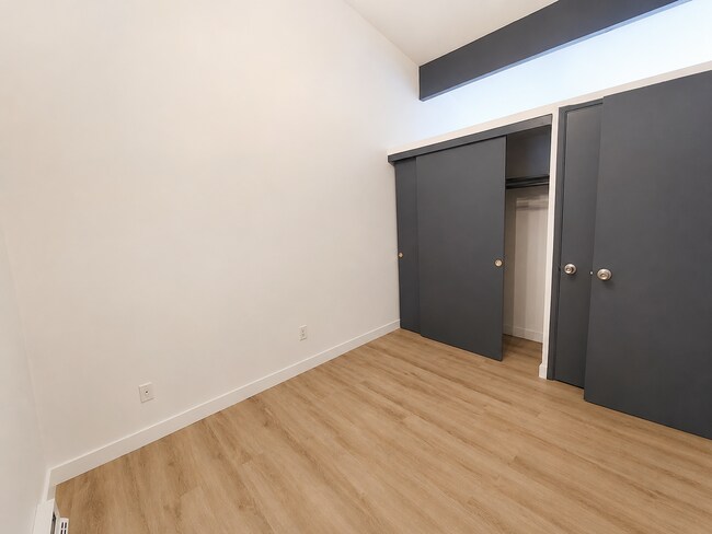 Building Photo - 921 N 96th St