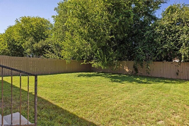 Building Photo - 437 Sweet Leaf Ln