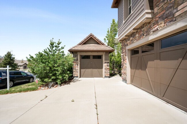 Building Photo - Luxury 4BD, 4BA Backcountry Home with Fenc...