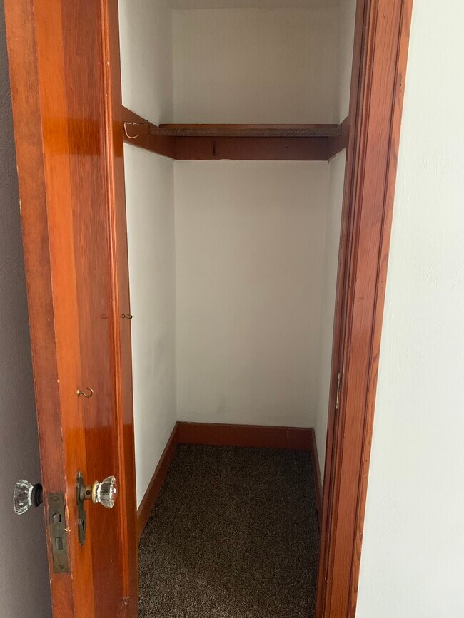 Building Photo - 1212 W Nowland Ave