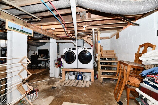 Building Photo - 1924 Mansfield St