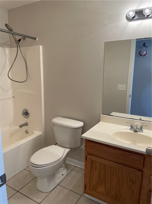 Building Photo - 3704 SW Moline Ave