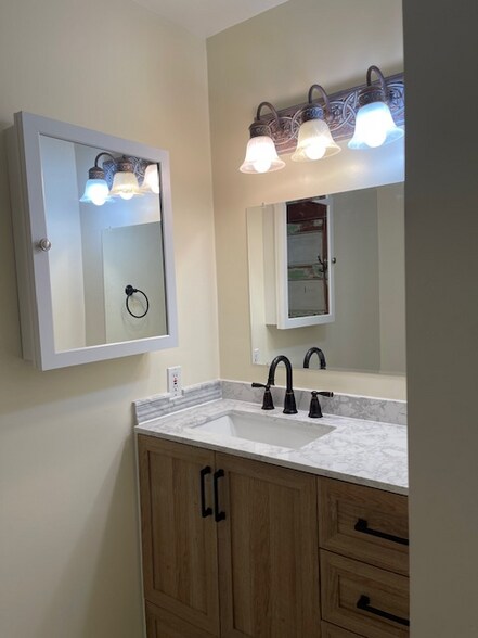 Building Photo - 4612 Meridian Ave N