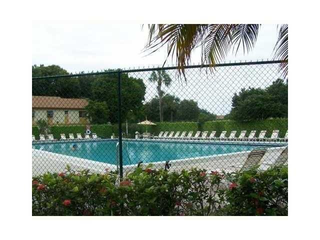 Building Photo - 115 Gardens Dr